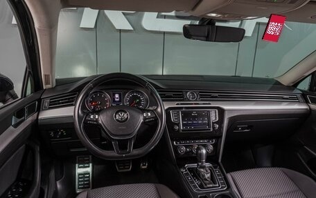 Volkswagen Passat B8 рестайлинг, 2017 год, 1 849 000 рублей, 6 фотография