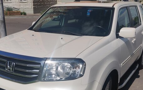 Honda Pilot III рестайлинг, 2013 год, 1 980 000 рублей, 5 фотография