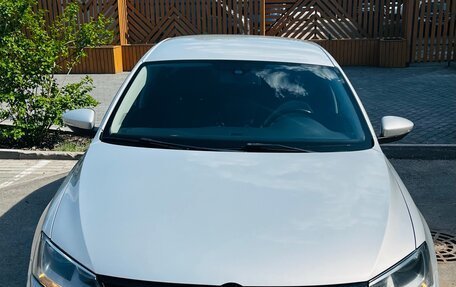 Volkswagen Jetta VI, 2011 год, 1 110 000 рублей, 2 фотография