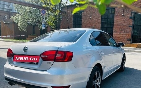 Volkswagen Jetta VI, 2011 год, 1 110 000 рублей, 4 фотография