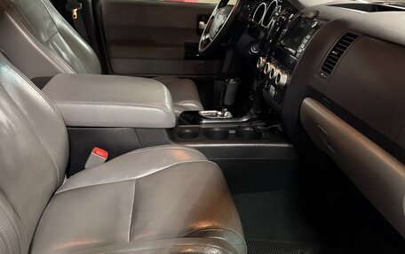 Toyota Sequoia II рестайлинг, 2010 год, 3 750 000 рублей, 11 фотография