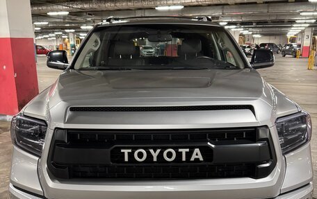 Toyota Sequoia II рестайлинг, 2010 год, 3 750 000 рублей, 3 фотография