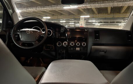 Toyota Sequoia II рестайлинг, 2010 год, 3 750 000 рублей, 13 фотография