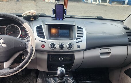 Mitsubishi L200 IV рестайлинг, 2011 год, 1 400 000 рублей, 10 фотография