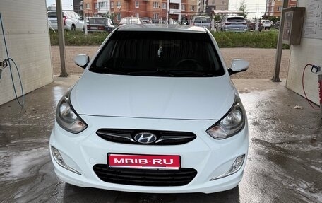 Hyundai Solaris II рестайлинг, 2011 год, 950 000 рублей, 1 фотография