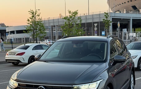 Volkswagen Tiguan II, 2021 год, 2 685 000 рублей, 1 фотография