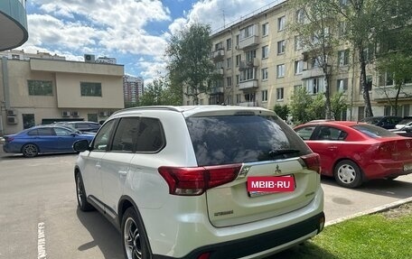 Mitsubishi Outlander III рестайлинг 3, 2015 год, 2 300 000 рублей, 4 фотография