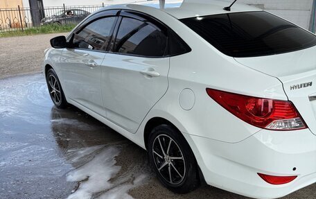 Hyundai Solaris II рестайлинг, 2011 год, 950 000 рублей, 2 фотография