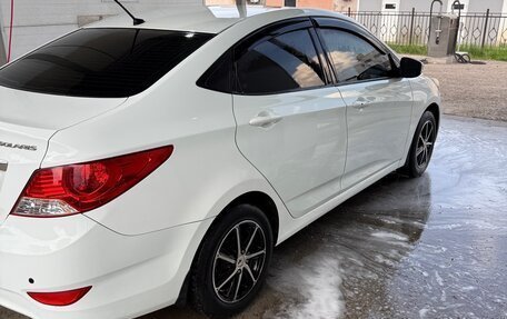 Hyundai Solaris II рестайлинг, 2011 год, 950 000 рублей, 4 фотография