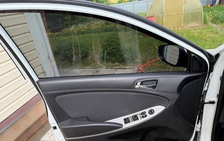 Hyundai Solaris II рестайлинг, 2011 год, 950 000 рублей, 12 фотография