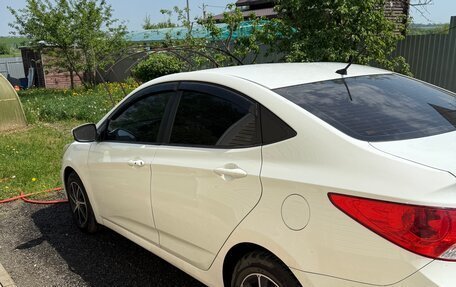 Hyundai Solaris II рестайлинг, 2011 год, 950 000 рублей, 16 фотография