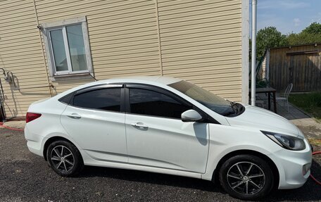 Hyundai Solaris II рестайлинг, 2011 год, 950 000 рублей, 19 фотография