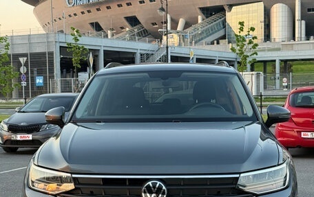 Volkswagen Tiguan II, 2021 год, 2 685 000 рублей, 2 фотография