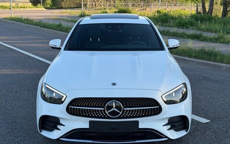 Mercedes-Benz E-Класс, 2023 год, 5 985 000 рублей, 3 фотография