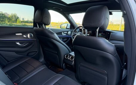 Mercedes-Benz E-Класс, 2023 год, 5 985 000 рублей, 15 фотография