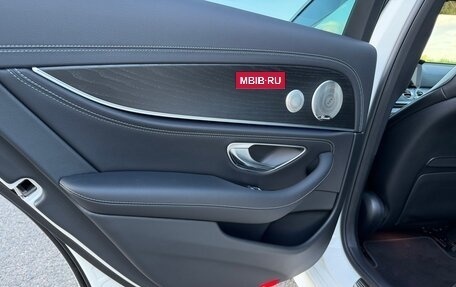 Mercedes-Benz E-Класс, 2023 год, 5 985 000 рублей, 16 фотография
