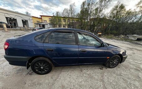Toyota Avensis III рестайлинг, 2001 год, 320 000 рублей, 8 фотография