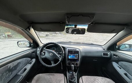 Toyota Avensis III рестайлинг, 2001 год, 320 000 рублей, 6 фотография