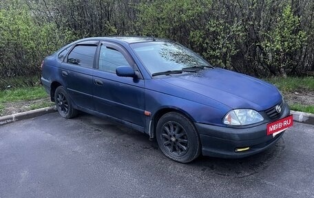 Toyota Avensis III рестайлинг, 2001 год, 320 000 рублей, 2 фотография