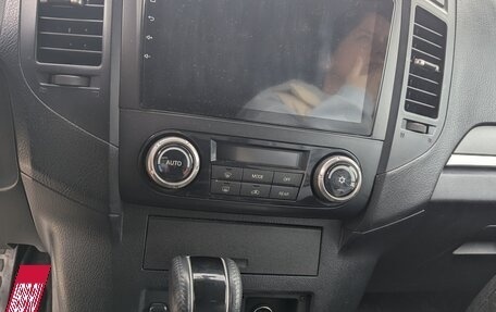 Mitsubishi Pajero IV, 2011 год, 2 000 000 рублей, 6 фотография