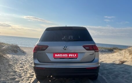 Volkswagen Tiguan II, 2017 год, 2 230 000 рублей, 6 фотография
