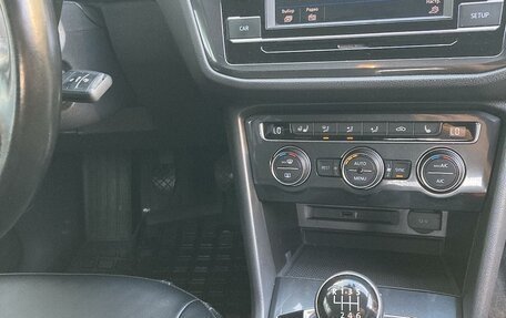 Volkswagen Tiguan II, 2017 год, 2 230 000 рублей, 12 фотография