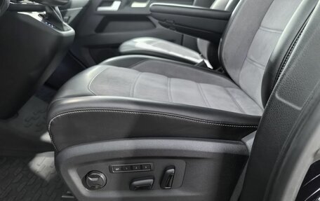 Volkswagen Multivan T6 рестайлинг, 2021 год, 5 999 000 рублей, 17 фотография