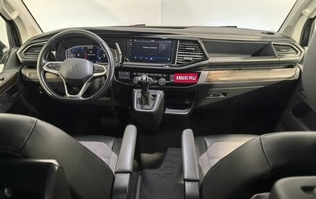 Volkswagen Multivan T6 рестайлинг, 2021 год, 5 999 000 рублей, 10 фотография