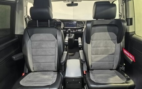 Volkswagen Multivan T6 рестайлинг, 2021 год, 5 999 000 рублей, 16 фотография