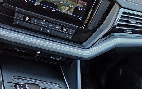 Volkswagen Touareg III, 2018 год, 3 990 000 рублей, 5 фотография