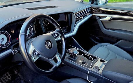 Volkswagen Touareg III, 2018 год, 3 990 000 рублей, 4 фотография