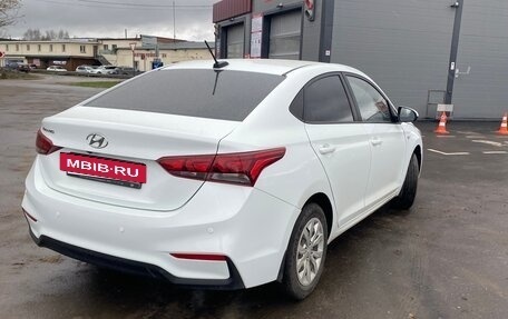 Hyundai Solaris II рестайлинг, 2017 год, 850 000 рублей, 3 фотография