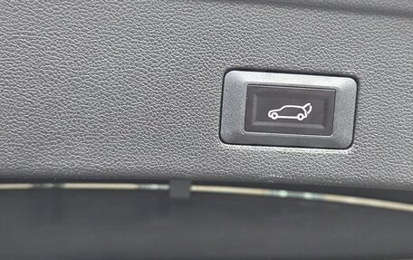 Volkswagen Touareg III, 2018 год, 3 990 000 рублей, 8 фотография