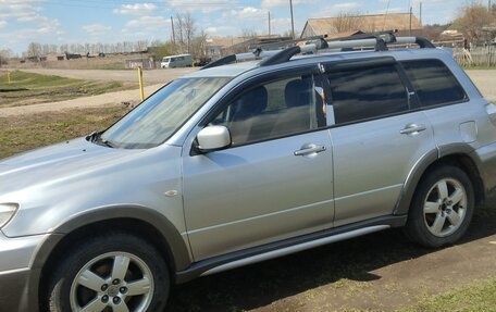 Mitsubishi Outlander III рестайлинг 3, 2004 год, 550 000 рублей, 5 фотография