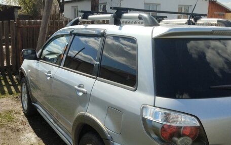 Mitsubishi Outlander III рестайлинг 3, 2004 год, 550 000 рублей, 4 фотография