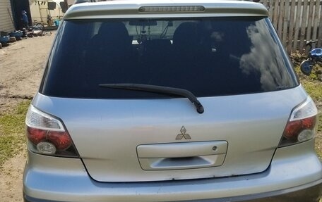 Mitsubishi Outlander III рестайлинг 3, 2004 год, 550 000 рублей, 3 фотография