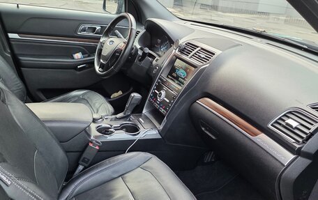 Ford Explorer VI, 2016 год, 2 300 000 рублей, 6 фотография