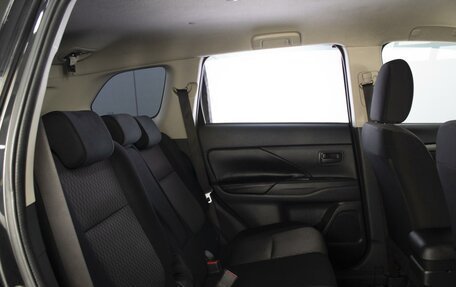 Mitsubishi Outlander III рестайлинг 3, 2013 год, 1 349 000 рублей, 6 фотография