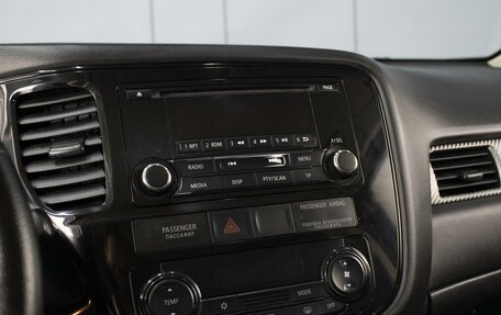 Mitsubishi Outlander III рестайлинг 3, 2013 год, 1 349 000 рублей, 14 фотография
