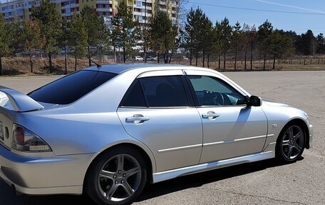 Toyota Altezza, 2000 год, 900 000 рублей, 3 фотография