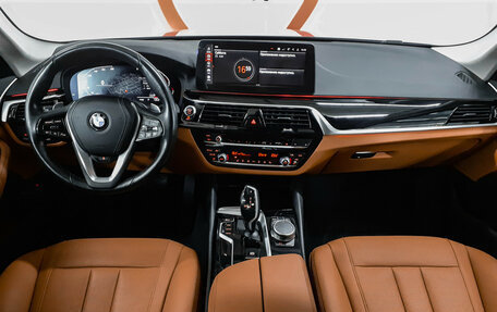 BMW 5 серия, 2021 год, 4 420 000 рублей, 8 фотография