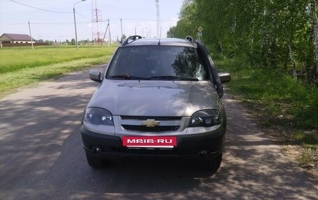 Chevrolet Niva I рестайлинг, 2017 год, 1 000 000 рублей, 12 фотография