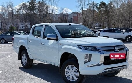 Mitsubishi L200 IV рестайлинг, 2019 год, 1 900 000 рублей, 3 фотография
