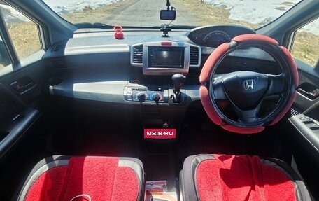 Honda Freed I, 2011 год, 900 000 рублей, 15 фотография