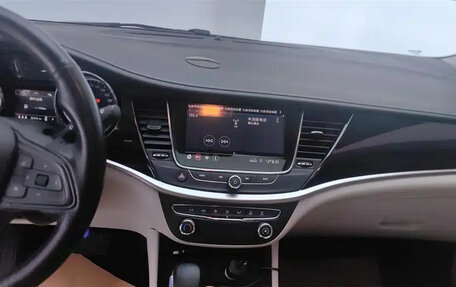 Buick Verano II, 2020 год, 1 000 000 рублей, 14 фотография