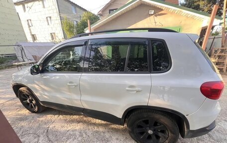 Volkswagen Tiguan I, 2012 год, 990 000 рублей, 3 фотография