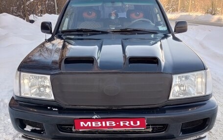 Toyota Land Cruiser 100 рестайлинг 2, 1999 год, 1 500 000 рублей, 2 фотография