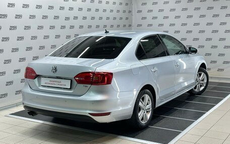 Volkswagen Jetta VI, 2013 год, 985 000 рублей, 2 фотография