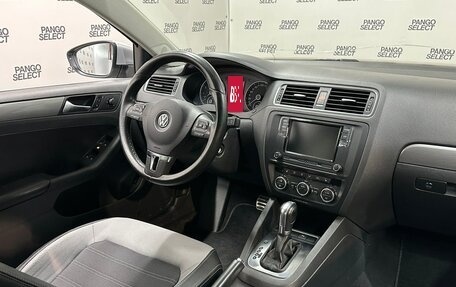 Volkswagen Jetta VI, 2013 год, 985 000 рублей, 3 фотография
