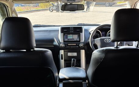 Toyota Land Cruiser Prado 150 рестайлинг 2, 2011 год, 3 100 000 рублей, 6 фотография